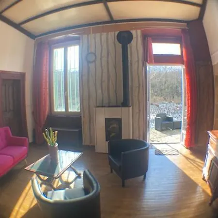 Au Bord De L'Eau Holiday home Ucel